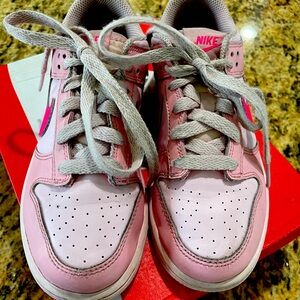 Nike Preschool Dunk Lows Triple Pink